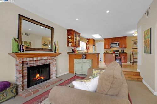 1220 Hillcrest Ave, Livermore CA  94550-4923 exterior