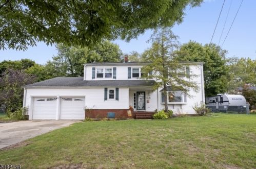 338 10th Ave, Manville NJ  08835-1105 exterior