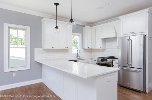 1 Meadowbrook Ave, Locust NJ  07760-1722 exterior