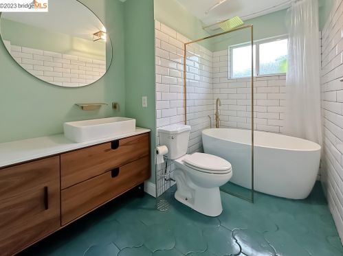 4224 Scenic Ave, West Pittsburg CA  94565-6036 exterior