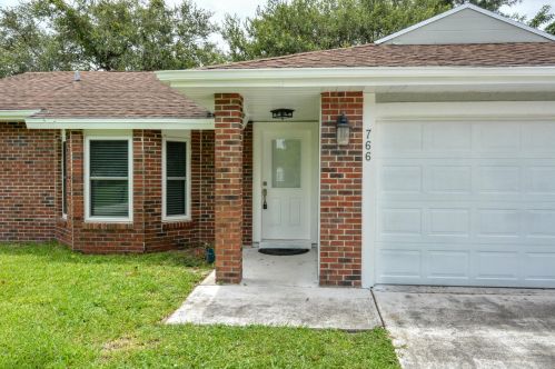 766 College Park Rd, Fort Pierce, FL 34953-3330