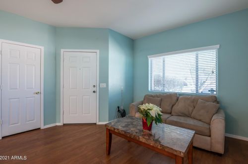 7205 8th Way, Phoenix, AZ 85042-5570
