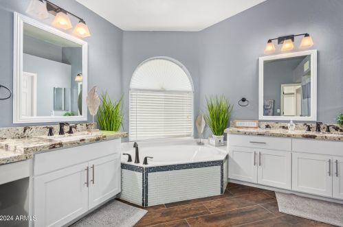 5717 Soft Wind Dr, Glendale AZ  85310-3643 exterior