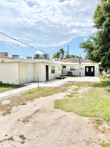 6263 Park Blvd, Pinellas Park, FL 33781-3239