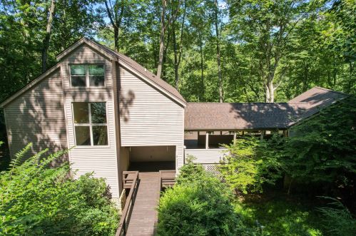 3457 Colony Park Ct, Zanesville, OH 43701-1564