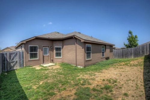 1505 Nathan Cir, Greenville TX  75402-7606 exterior