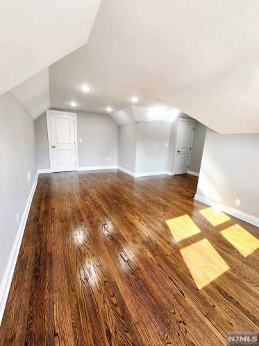 12 Lohmann Pl, Dumont NJ  07628-1520 exterior