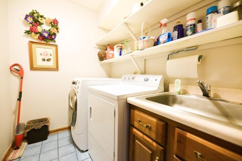 7461 Fitzroy Ct, Cincinnati OH  45241-1260 exterior