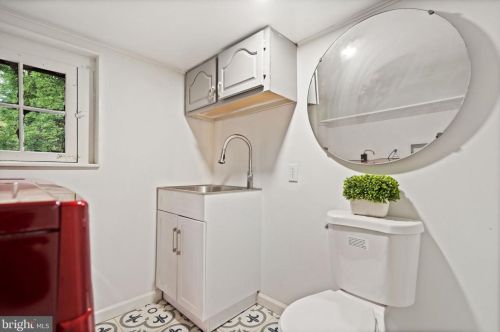 13188 Loyalty Rd, Leesburg VA  20176-6112 exterior