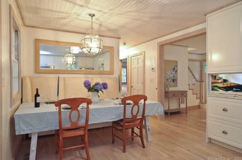 31 South St, Washington Depot CT  06793-1516 exterior