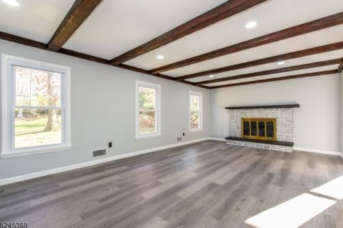 14 Ironwood Way, West Paterson NJ  07424-2019 exterior