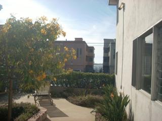 3811 Riviera Dr, San Diego CA  92109-6305 exterior