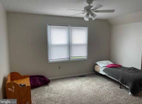 32 Windward Ct, Collegeville PA  19426-2869 exterior