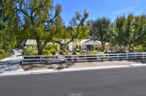 5530 Jed Smith Rd, Calabasas, CA 91302-1113