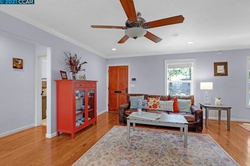 2704 Birch Ave, Concord CA  94520-1716 exterior