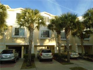 121 Brent Cir, Oldsmar, FL 34677-3342