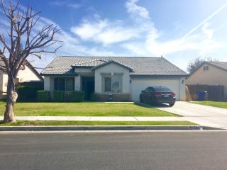 5914 Pendleton Falls Dr, Bakersfield, CA 93312-1826