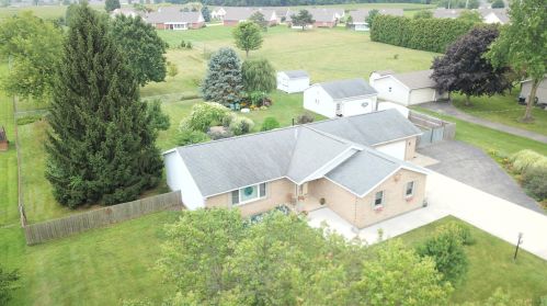 1725 Willow Rd, Springfield, OH 45502-9591