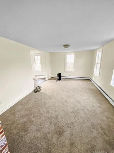 46 Boston Post Rd, East Lyme CT  06333-1705 exterior