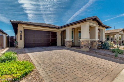 1905 Henry Ln, Gilbert, AZ 85295