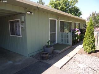 2751 Landers Ave, Roseburg, OR 97471-5808