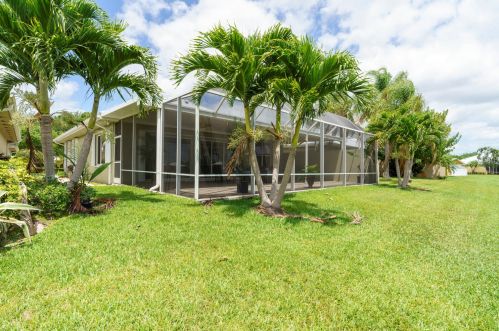 2143 Mayflower Dr, Palm City FL  34990-7536 exterior