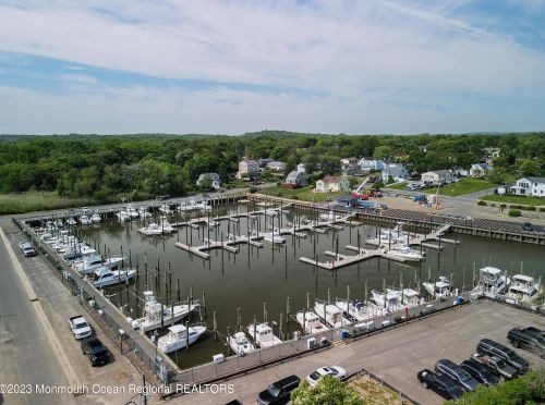 8 Benton Ave, Leonardo NJ  07737-1403 exterior