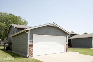 1312 Williamsburg St, Wichita KS  67208-4604 exterior