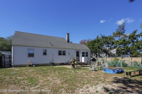 532 Smith Dr, Point Pleasant Beach NJ  08742-5432 exterior