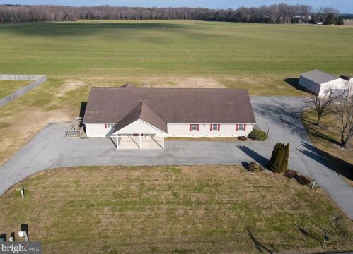 10017 Beach Hwy, Farmington, DE 19950-5303