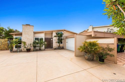 5022 Pacifica Dr, San Diego CA  92109-1502 exterior