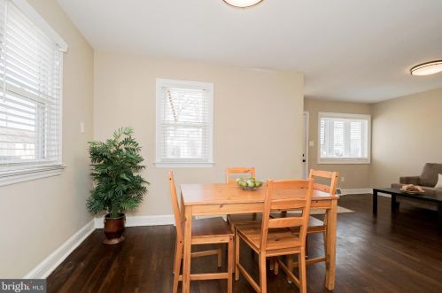 2 Robert Rd, New Castle DE  19720-3925 exterior