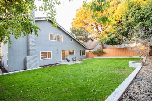 1527 Linda Sue Ln, Encinitas CA  92024-2424 exterior