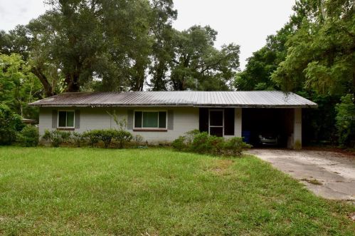 526 Kentucky Ave, Deland, FL 32724-2434