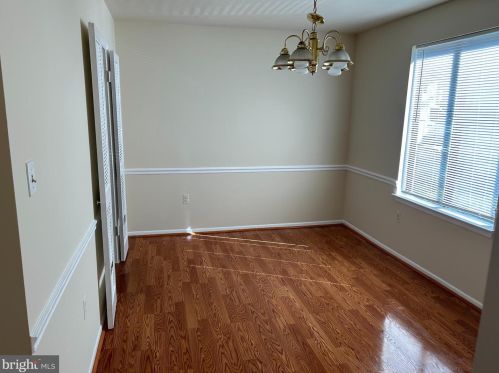 8760 Ridge Hollow Ct, Springfield VA  22152-1433 exterior