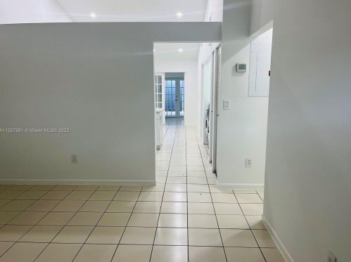 2122 53rd St, Hialeah FL  33016-2031 exterior