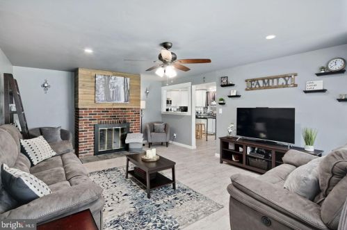 112 Sunnyhill Dr, Souderton, PA 18964-1155