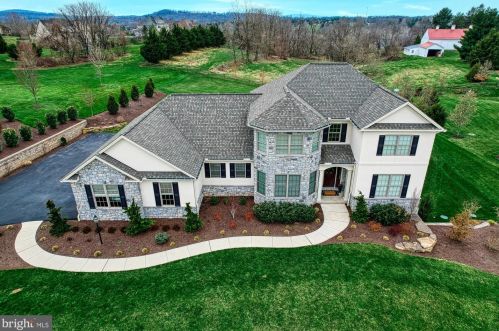 106 Iron Furnace Ct, Alpine, PA 17339-9339