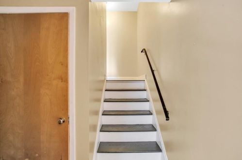 201 Highland Pines Ct, Pittsburgh, PA 15237-2014