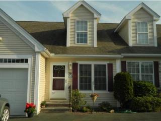 79 Pleasant St, Windham, NH 03087-1775
