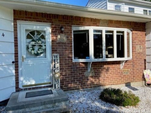 4 Epson Crse, Brookhaven, NY 11719-9789