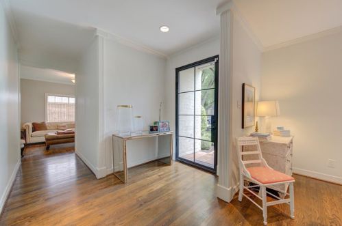 5208 Willow St, Bellaire, TX 77401-3933