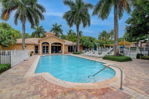 1632 Classical Blvd, Delray Beach FL  33445-1200 exterior