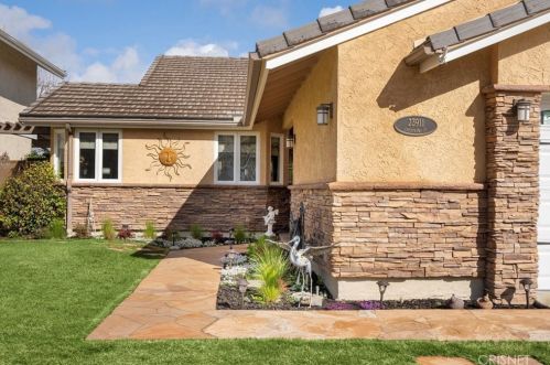 23911 Capistrano Ct, Santa Clarita, CA 91355-3301