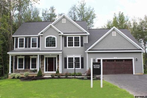 128 Richmond Hill Dr, Glens Falls, NY