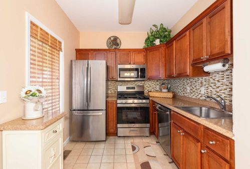 57 Aveonis Ct, Fishkill NY  12524-1638 exterior