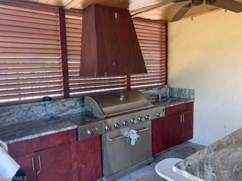 2355 55 St, Naples FL 34116-5519 exterior