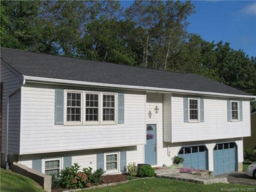 114 Haddad Rd, Waterbury, CT 06708-1896