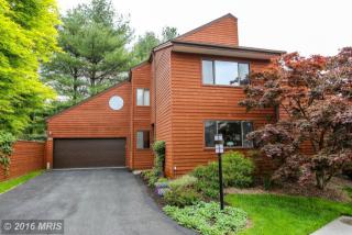 2105 Bay Ln, Herndon, VA 20191-4155