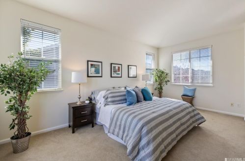 600 Landmark Ln, Redwood City CA  94065-2888 exterior